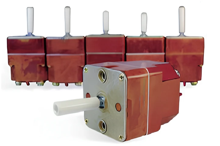 Sealed four-position switch with three push and one flip positions P3NPG-15(K)