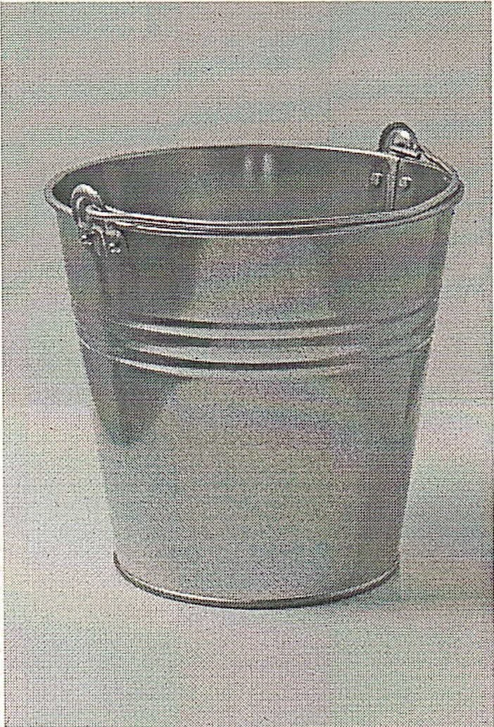 Galvanised bucket 7l 1 seam with riveted lugs