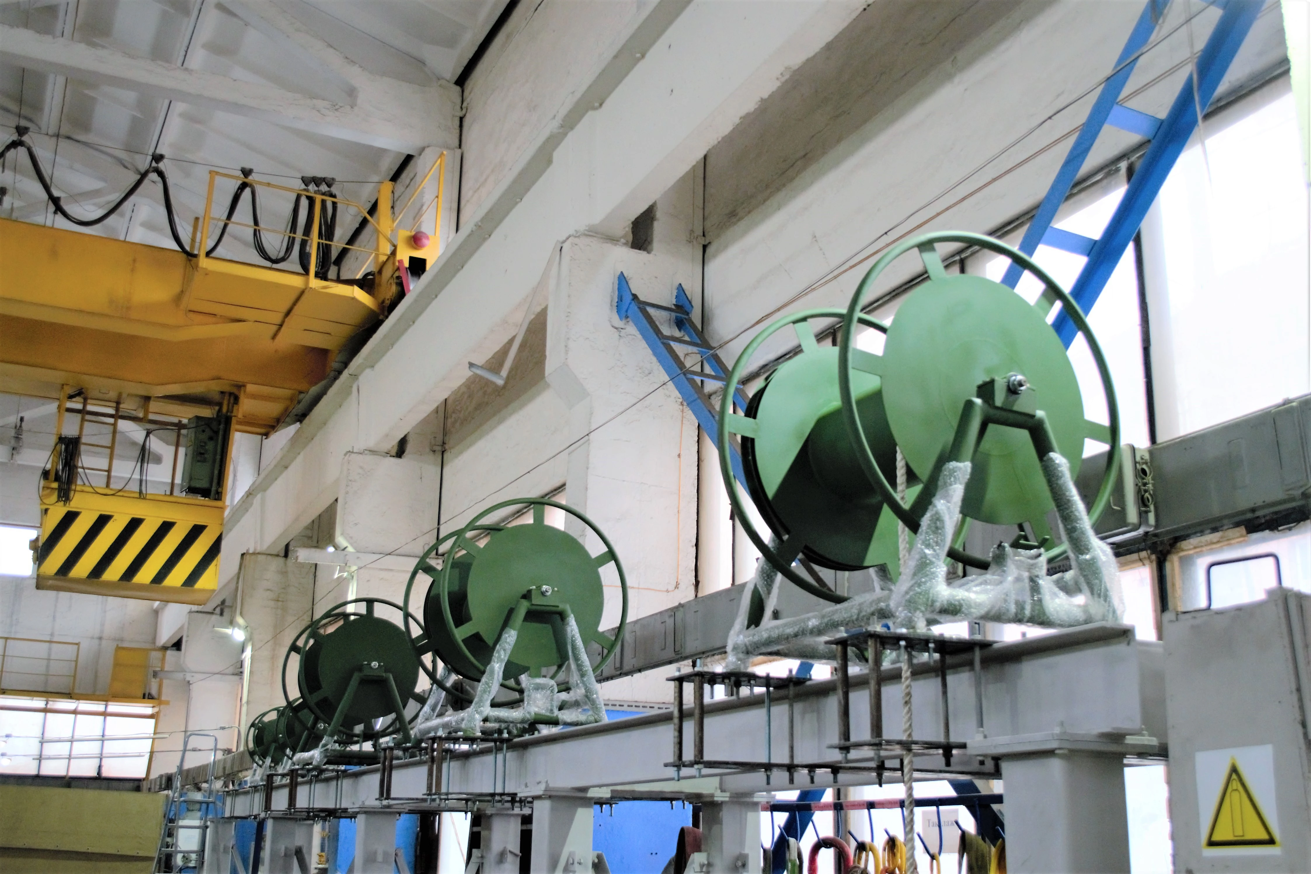 Steel mooring and towing reels