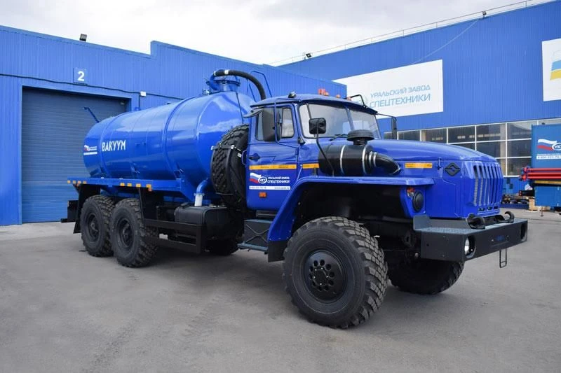 Slurry tanker (MB), UZST brand, type UZST01, modification 5676-16 on Ural 4320-62 chassis.