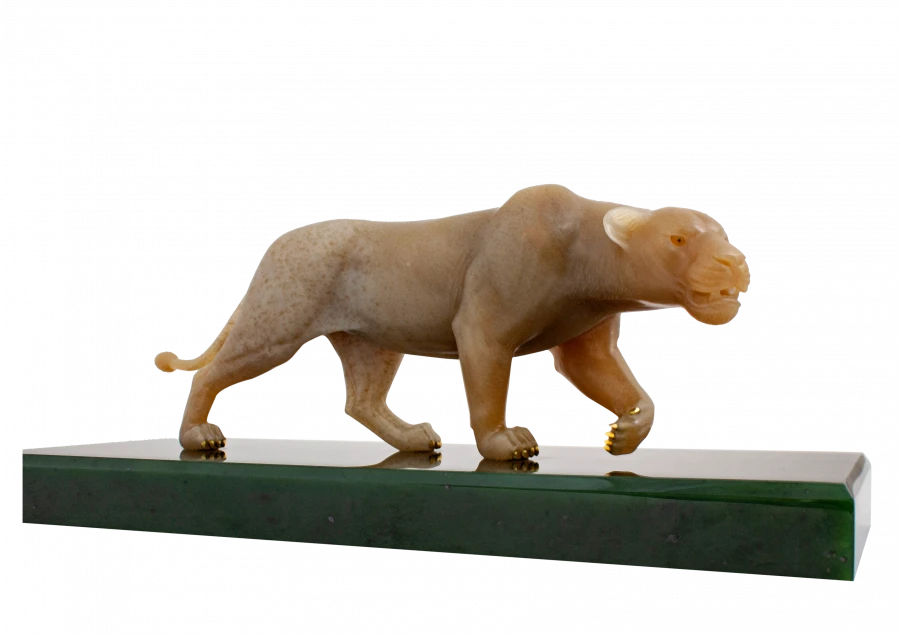 Stone-cutting piece "Lioness" (jade)