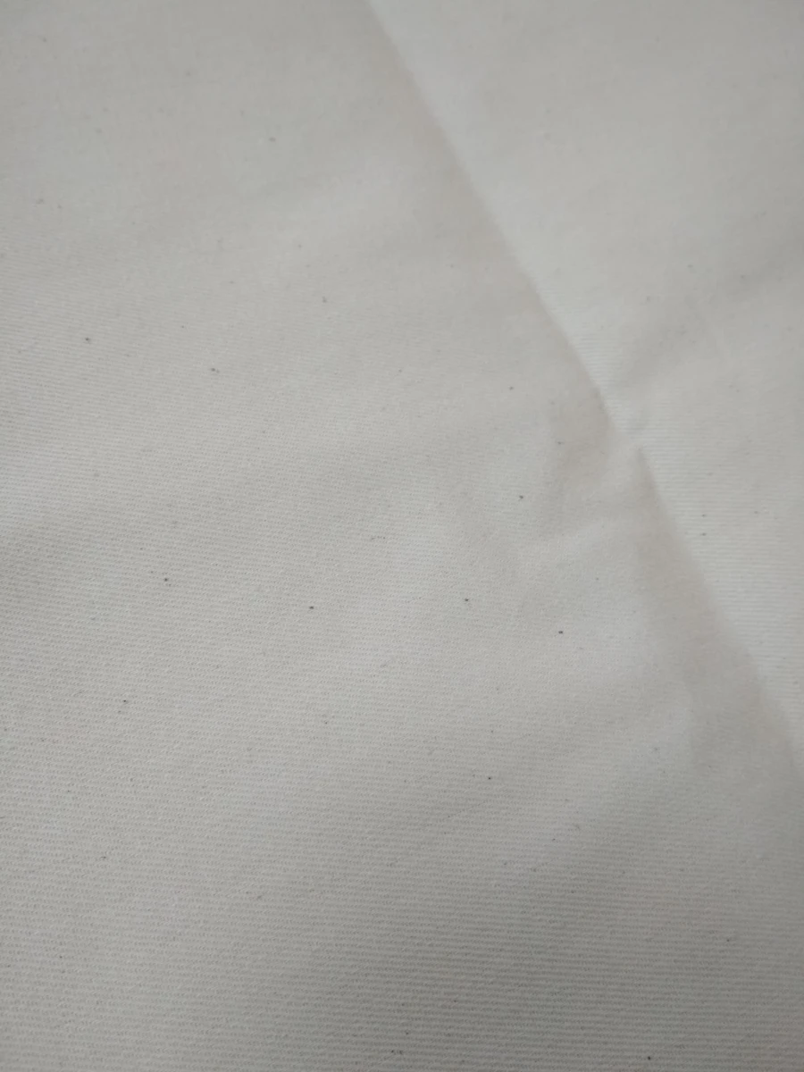 Cotton-polyester twill fabric, width 150 cm.