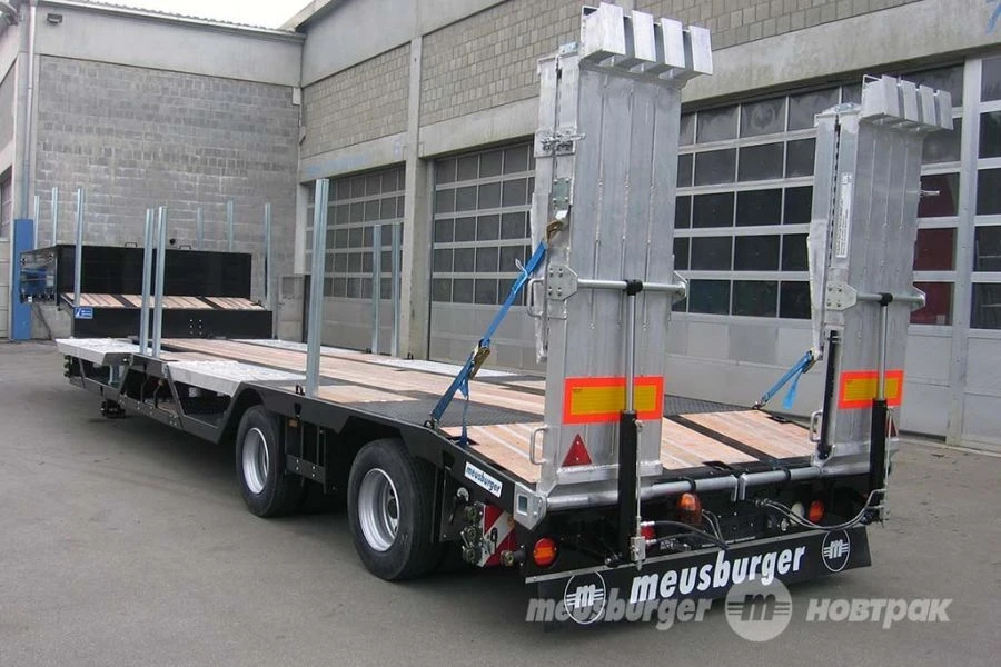 Semi-trailer low-bed flatbed two-axle TP-236