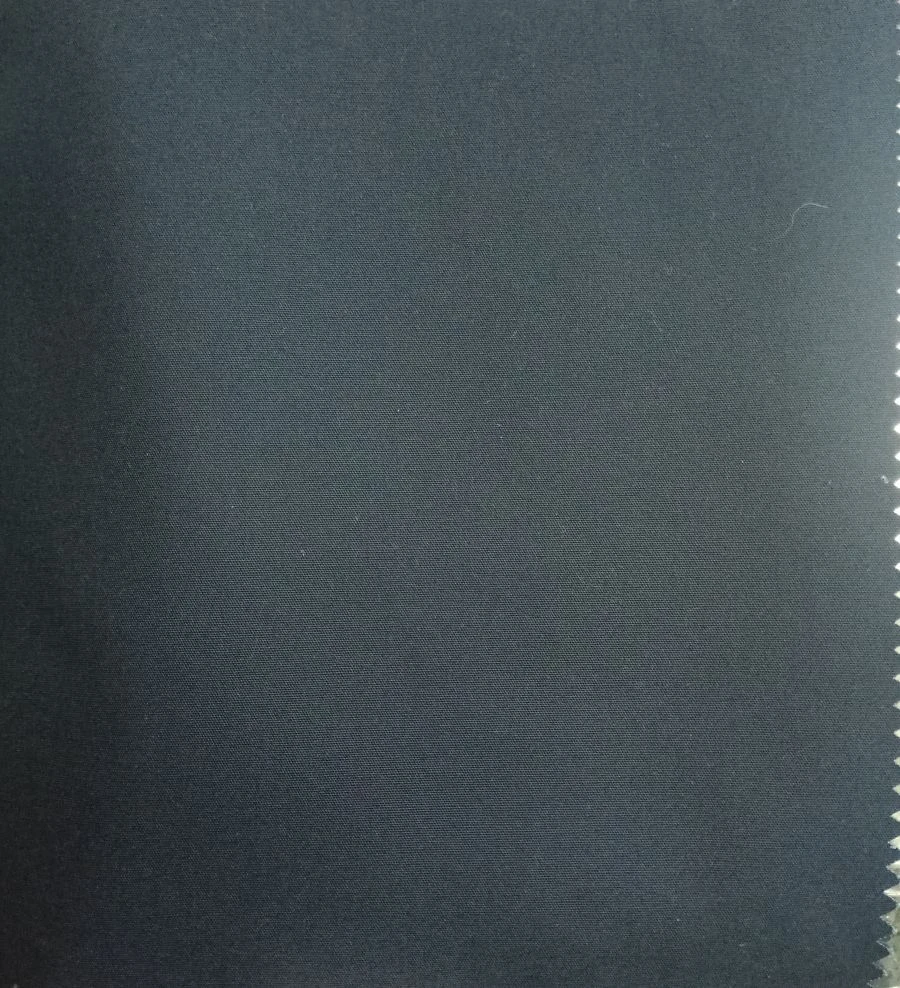Blended plain weave fabric with water-repellent treatment art. R6148