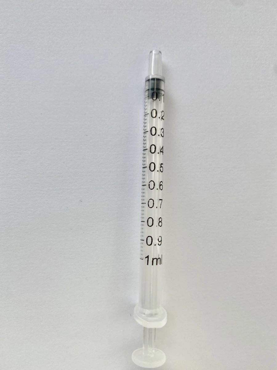 Single-use 3-part sterile injection syringes, sterile, in version 1 A "Luer" without needle