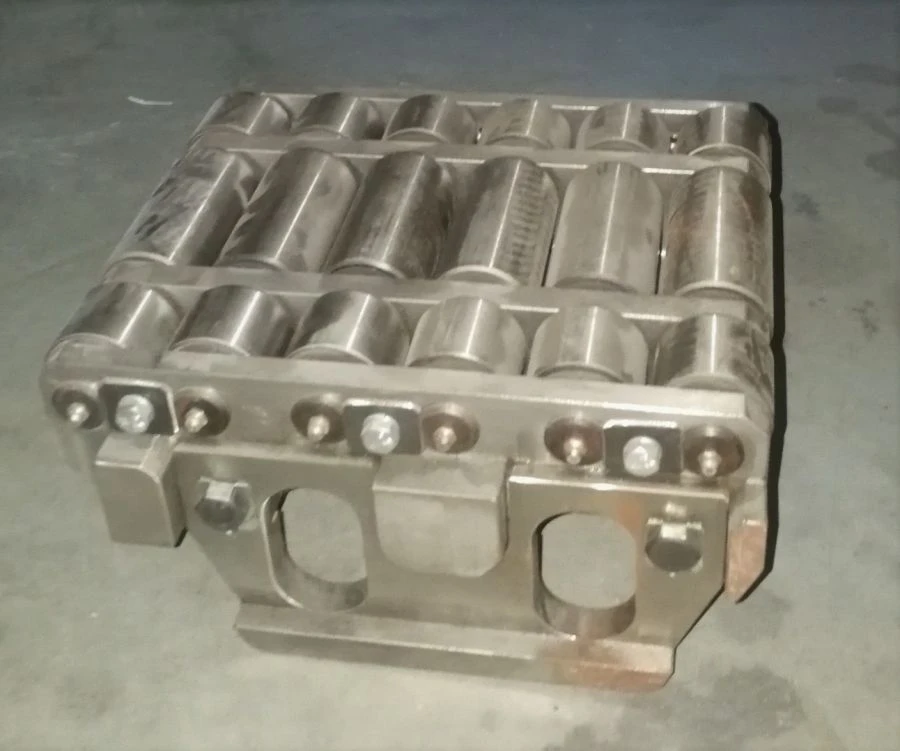 Service on manufacture of spare parts, tools and accessories - clamping blocks