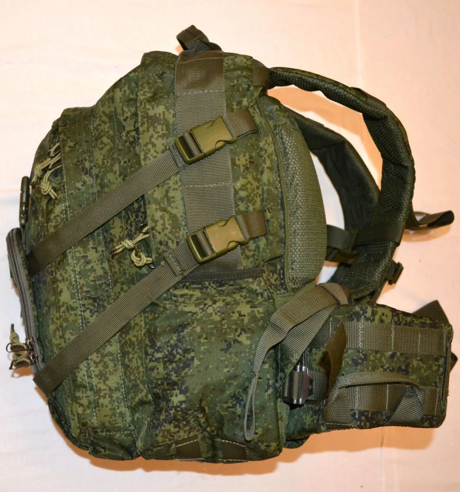Special rucksack (25l) with camouflage cover