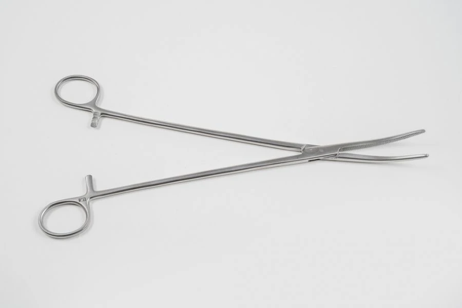 VZ-Z- 42 Hemostatic clamp, toothed, vertically curved,No. 3 240 mm