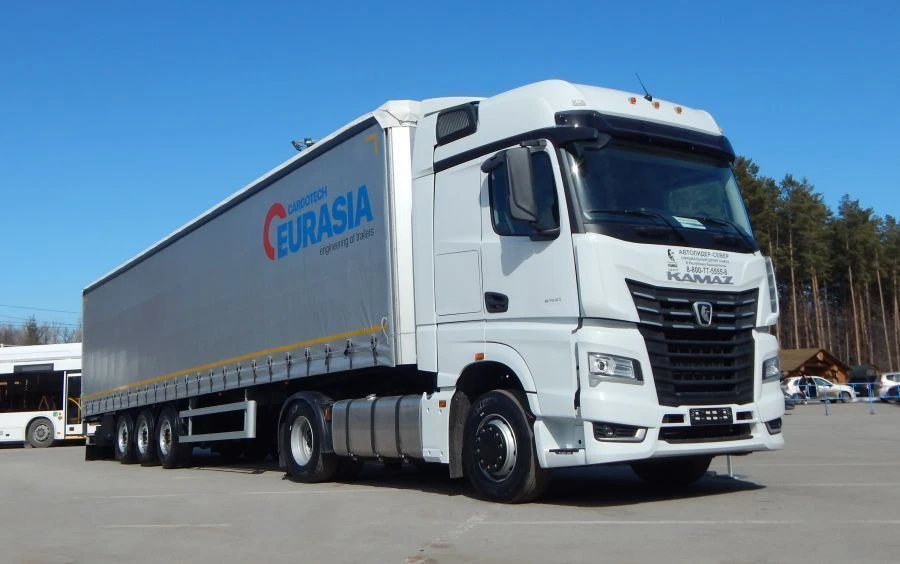 Curtain semi-trailer 588510 with axles PLANT 1205-2410002 (disc brakes), pneumatic suspension, tyres KAMA