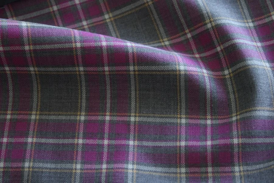 Semi-sheer worsted worsted suit fabric Article No. 06c22c-DYA colour 68-13