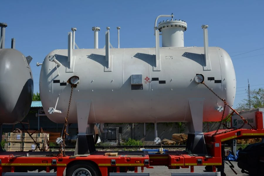 Yellow oil tank D1701-E.00.00.000 TU 3600-013-00220575-2002