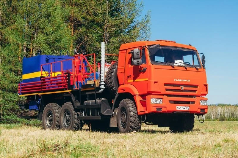 Cementing unit (CA) UZST brand, type UZST03, modification 5870-10 on KAMAZ 5350-D5 chassis.