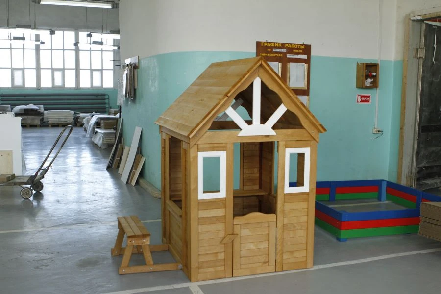 Equipment for children's playgrounds : solar house art.C910