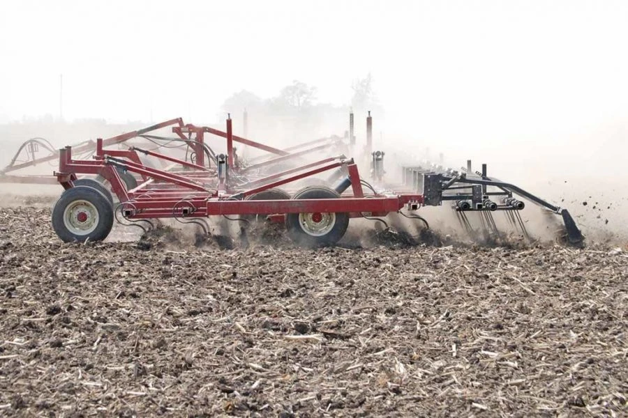 SALFORD 550 series field cultivator