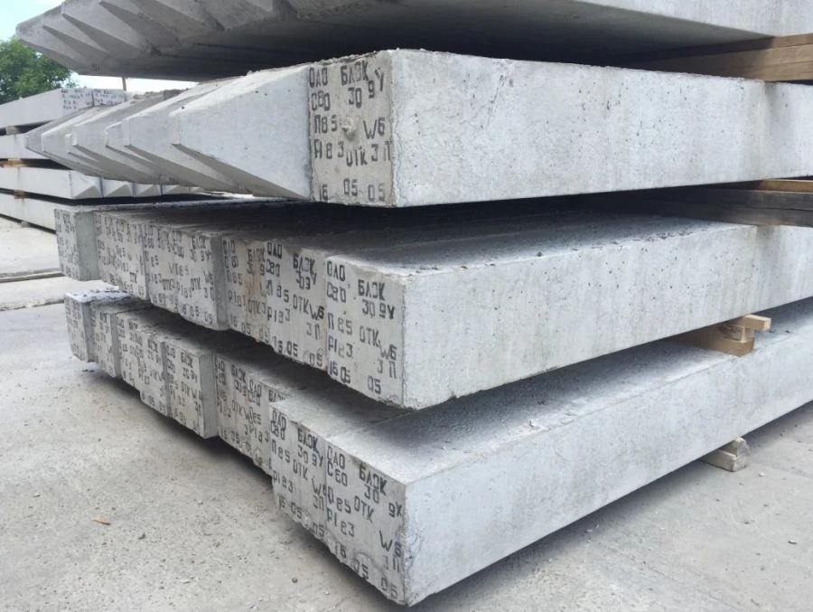 Reinforced concrete piles of continuous square section