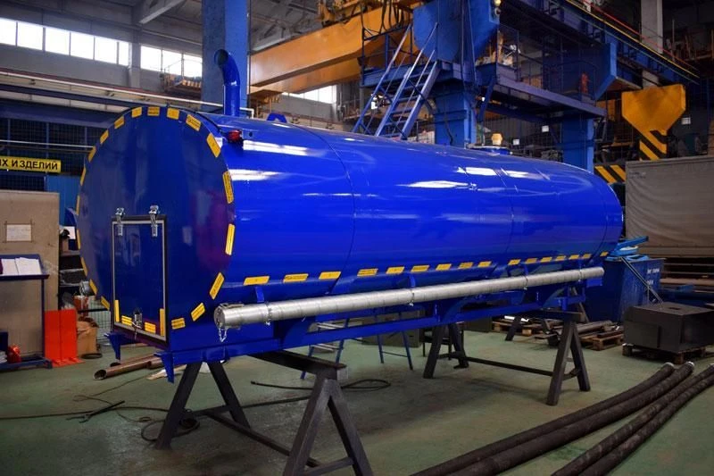 Tank for food liquids
