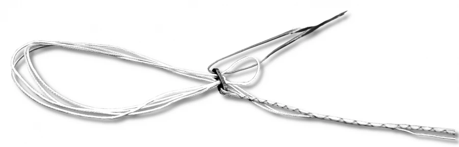 5-hole straight plate with surgical thread, article number L.005.02.02.