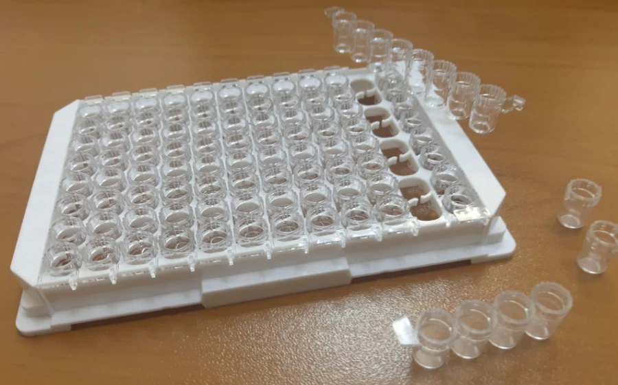 Immunoassay plate, 96 well, collapsible, split, transparent, flat-bottomed, non-sterile: VL Plate 001 (VL Plate 001)