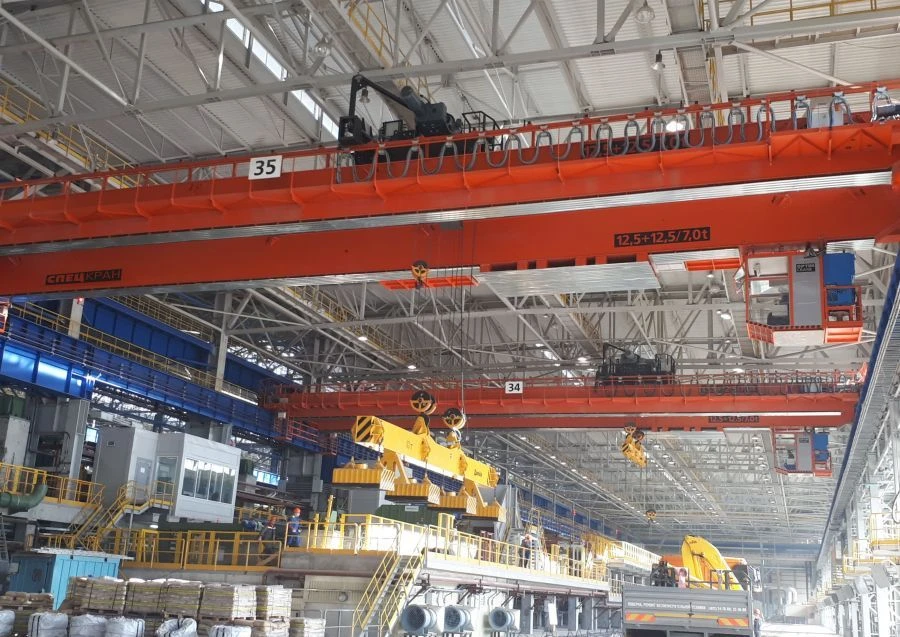Electric overhead travelling crane, metallurgical type KMm
