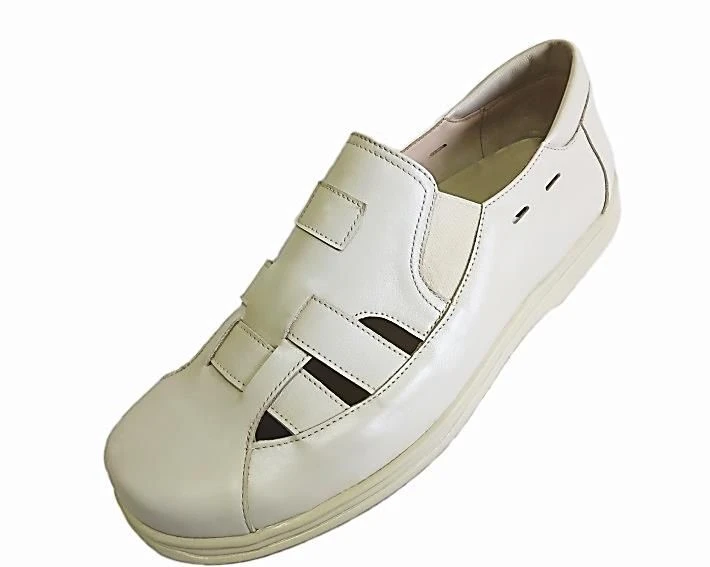 Low-complexity orthopaedic footwear, without insulated lining, adult, male.