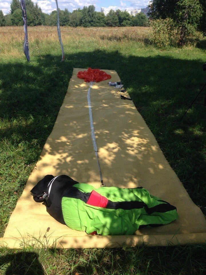 Laying cloth