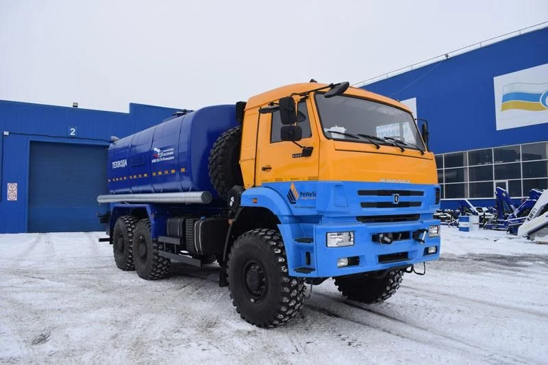 Tank truck for service water and brine solutions (ACV), UZST brand, type UZST05, modification 6621-63 on KAMAZ 6522-RT chassis.