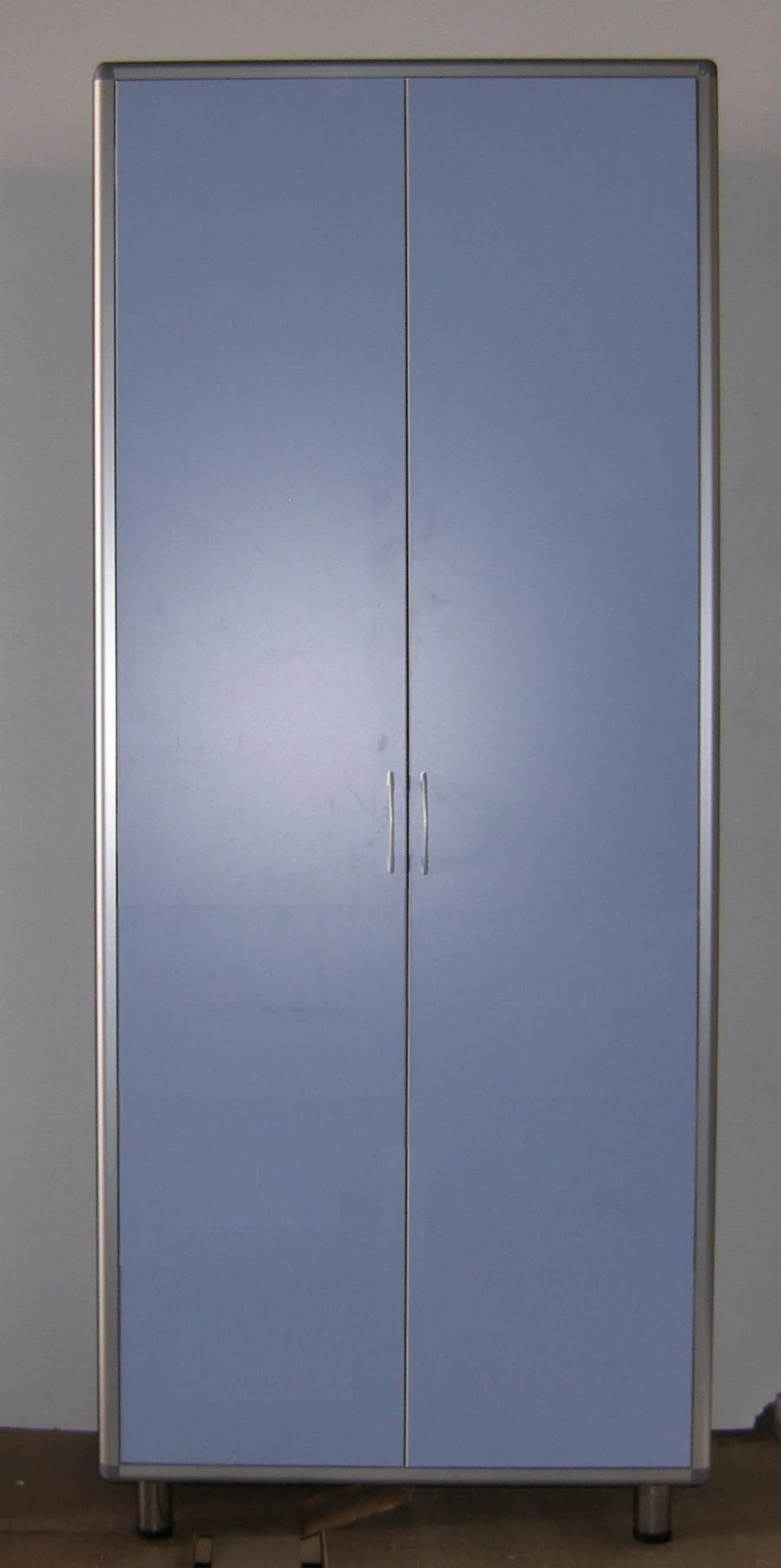 Cabinet for reagents
