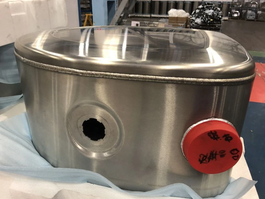 Fuel tank semi-rectangular 710 mm, 150 litres