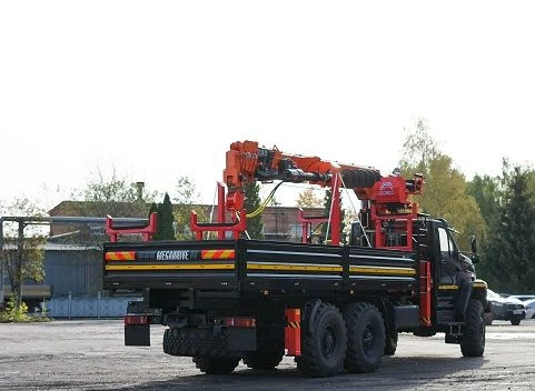 Special purpose vehicle with hydraulic loading crane of MKMA type on the base of URAL 4320 and its modifications U0K07N-UE