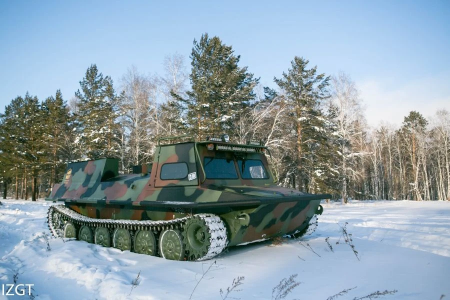 Snowmobiler model TG-126-04