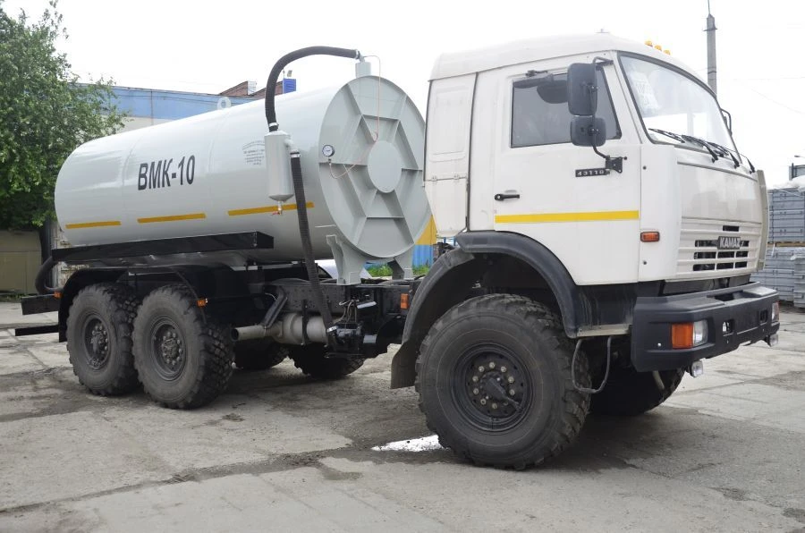 Slurry truck VMK-43118 on the basis of chassis KAMAZ-43118-A5