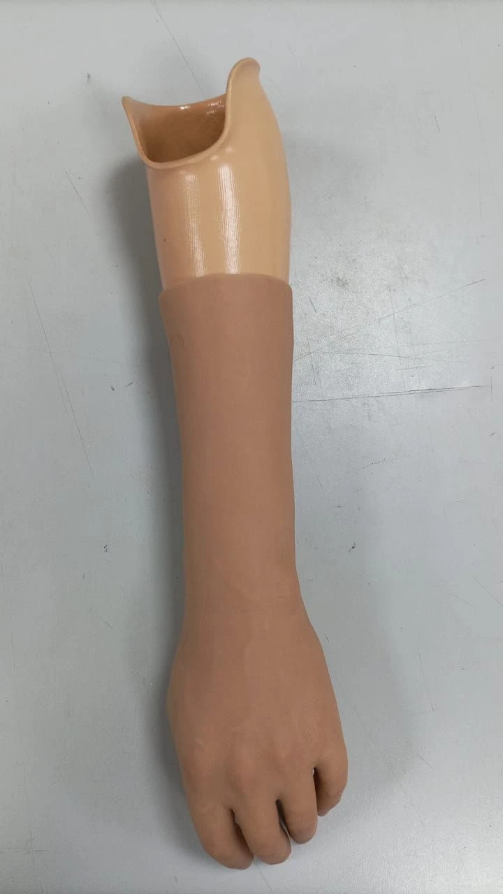 Cosmetic forearm prosthesis