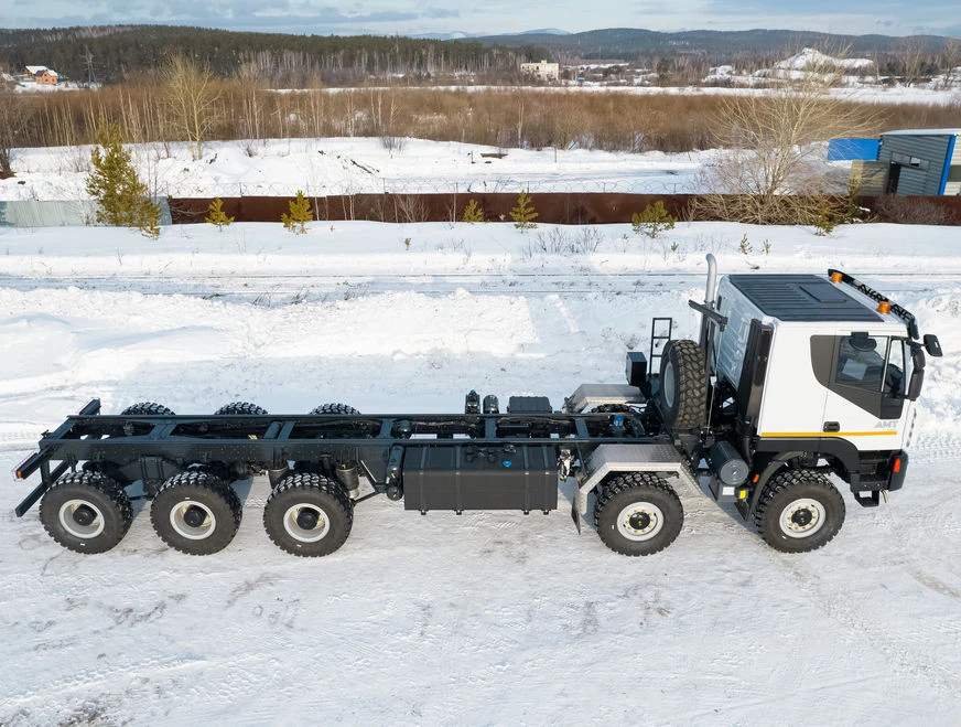 Chassis 10x10 AMT N.V. 832944, Wheel arrangement 10x10 (Russian components: Cab 5801306459, Frame 33000074350, Cab painting