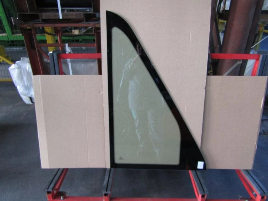 Side window glass right GAZ A63R42-5403062