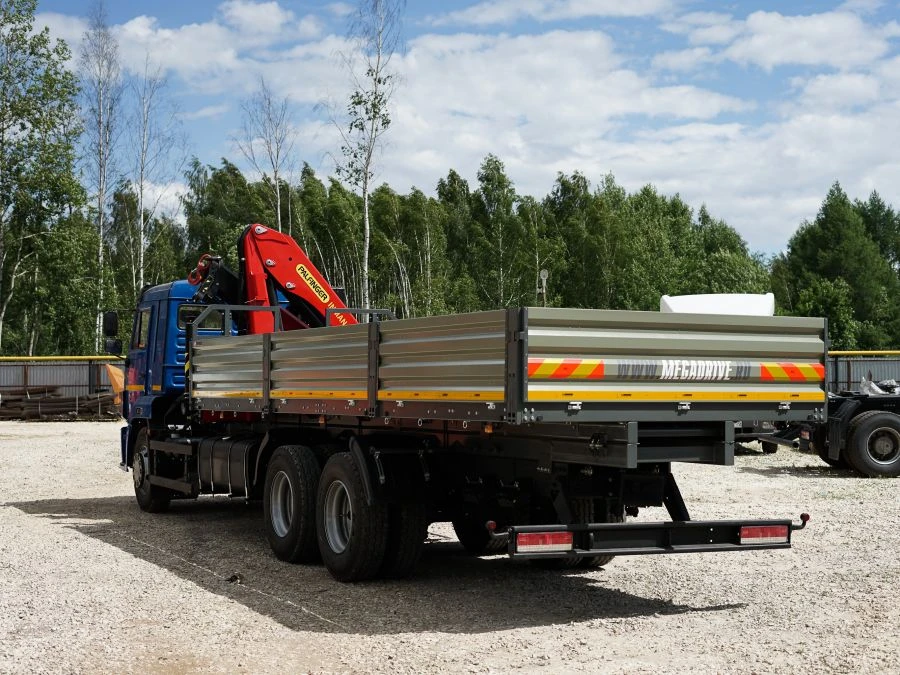 Special purpose vehicle with KMA type hydraulic loading crane on the basis of KAMAZ 43118 and its modifications 41K32N-U4