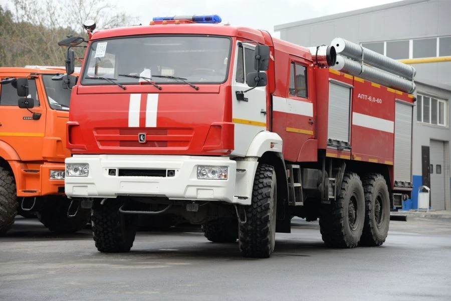 Foam extinguishing vehicle APT-(5,0-7,5)-60, type 58815K43118, modification APT (5,0-7,5)-60 (43118), on chassis KAMAZ-43118-50.