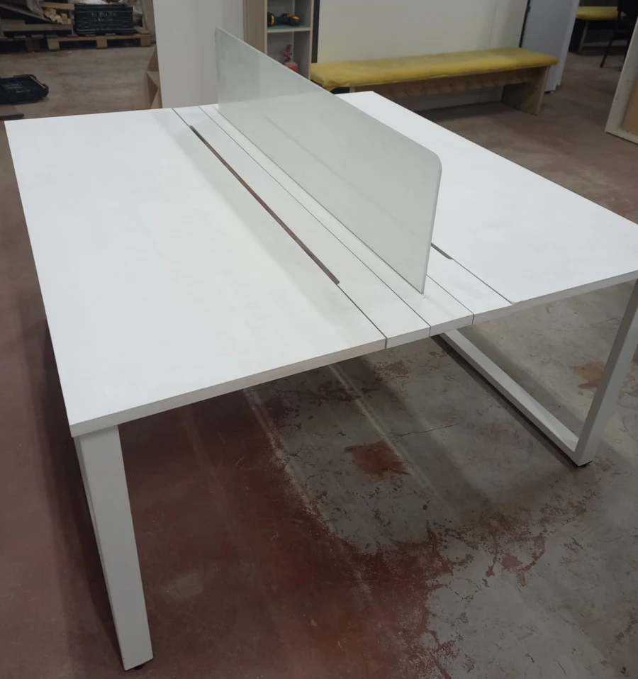 Desk for 2 workplaces