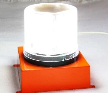 Single-colour aerodrome pulse beacon