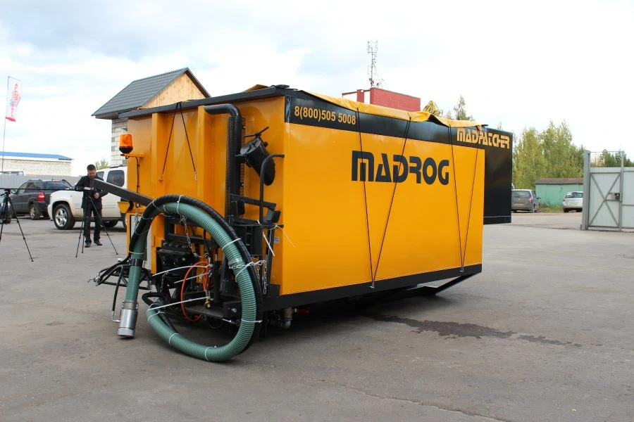 Installation for patching repair (pneumatic spraying method) Madpatcher