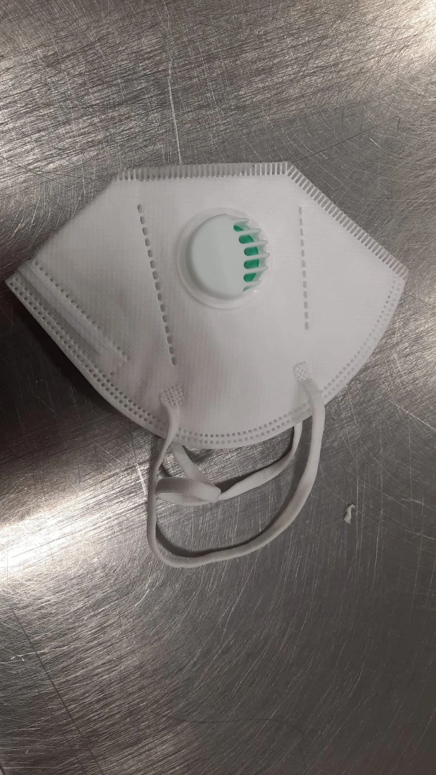 Disposable non-sterile non-woven disposable respirator mask with exhalation valve FFP2 KN95