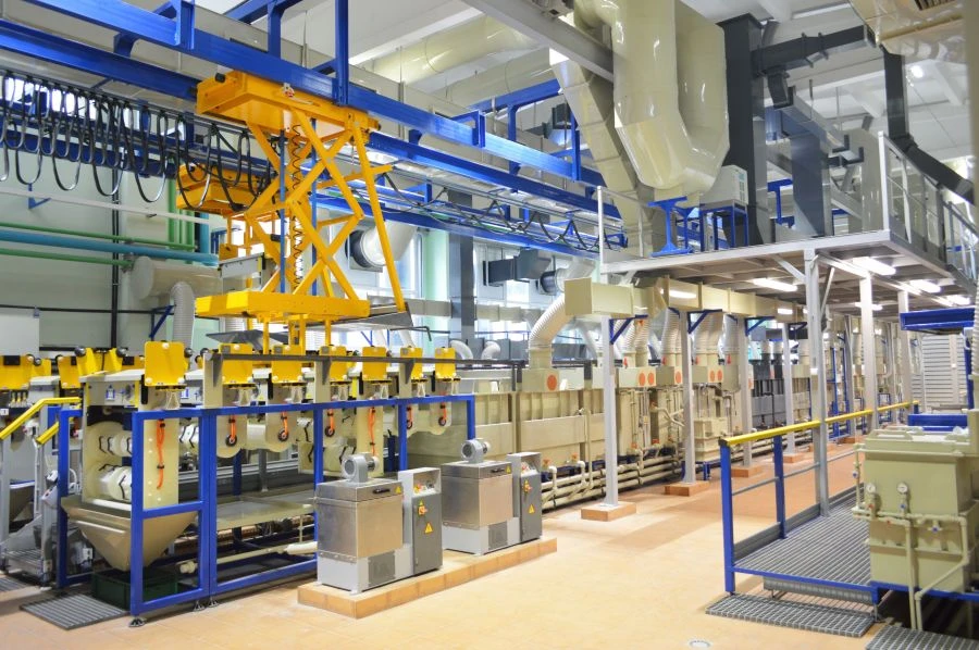Line for galvanic, chemical and anodising coatings