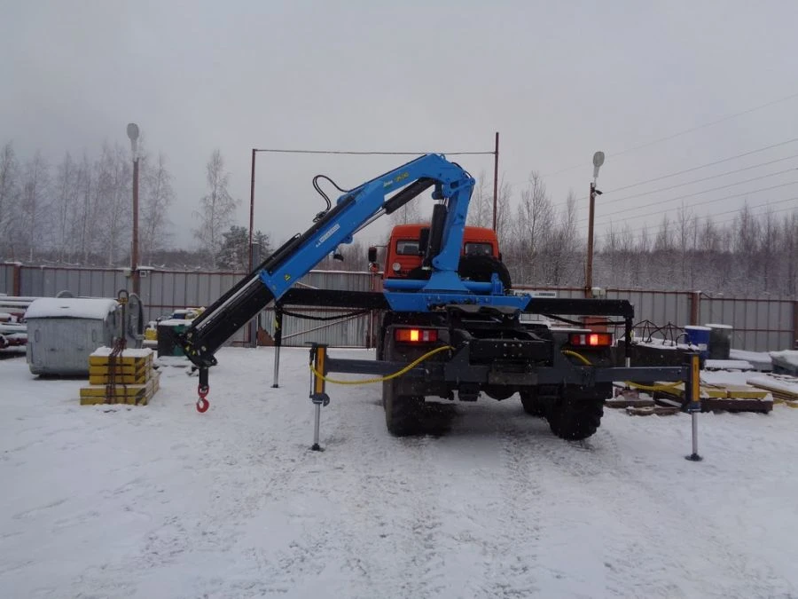 Special purpose vehicle with hydraulic loading crane of KMA type on the basis of KAMAZ 5350 and its modifications 51K10N-UP