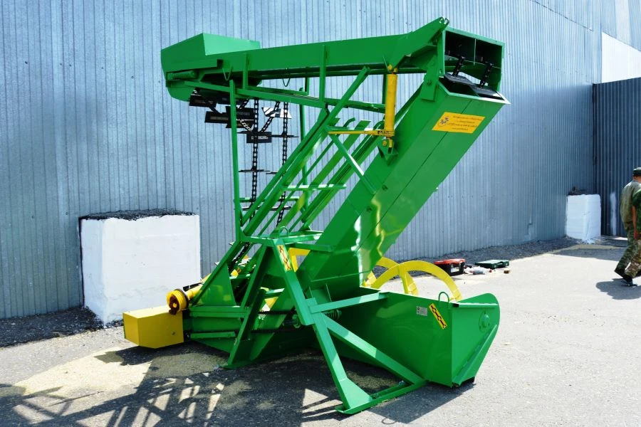 Mounted grain loader PZN-250