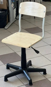 Pupil's chair on a crossbar