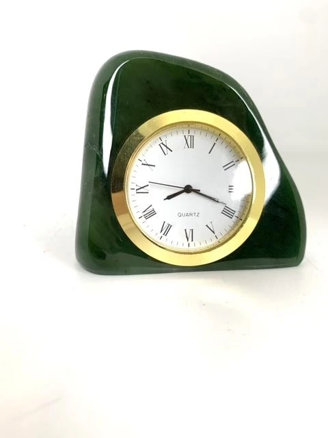 Tarnished clock (jade)