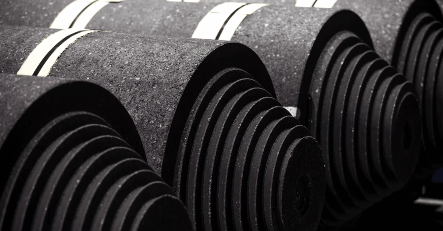 Vibroformed carbon monoelectrodes 1205 mm dia.