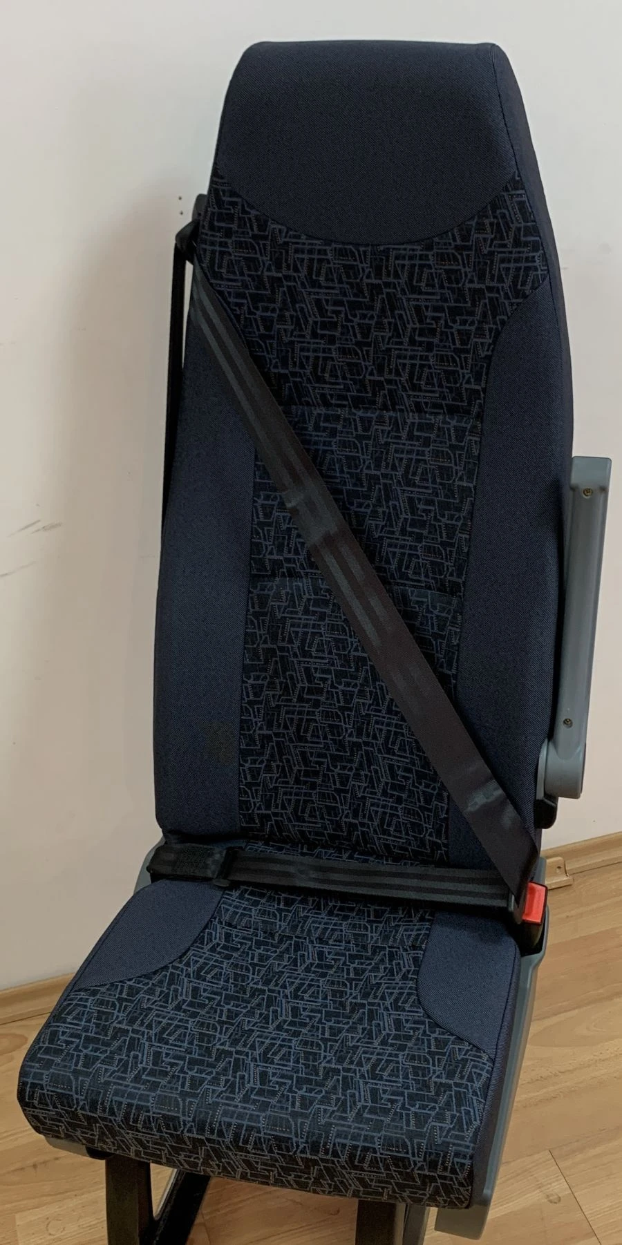 Passenger front middle seat A62R23.6810111-11/COT2016.1.6.3P-6830021-03