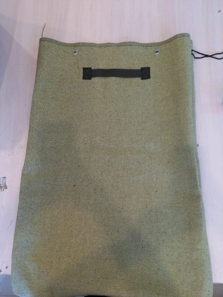 Tarpaulin bag for evacuation of documents