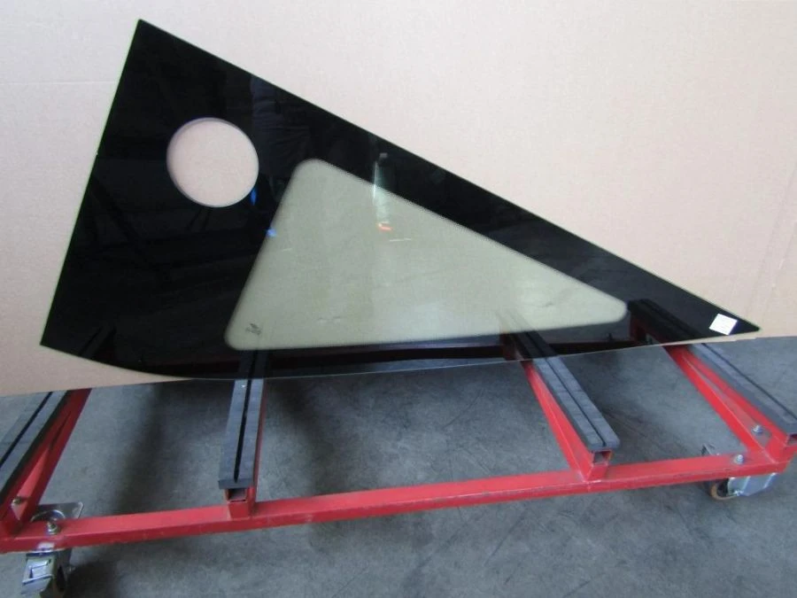Lower sidewall window glass A68R52-5403104