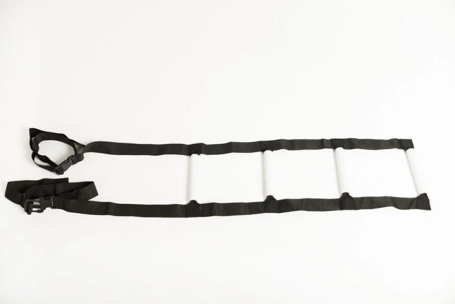 Ladder for patient lifting with rigid rungs